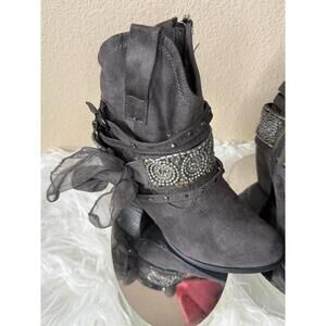 Not Rated Midas Ankle Boot Gray Vegan Suede Size 8 Festival Gorgeous Boho